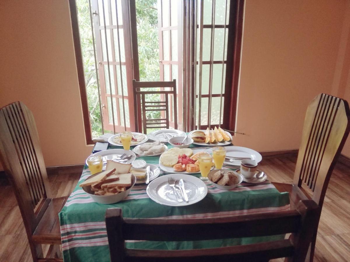 Nisadi Villa Bentota Exteriör bild